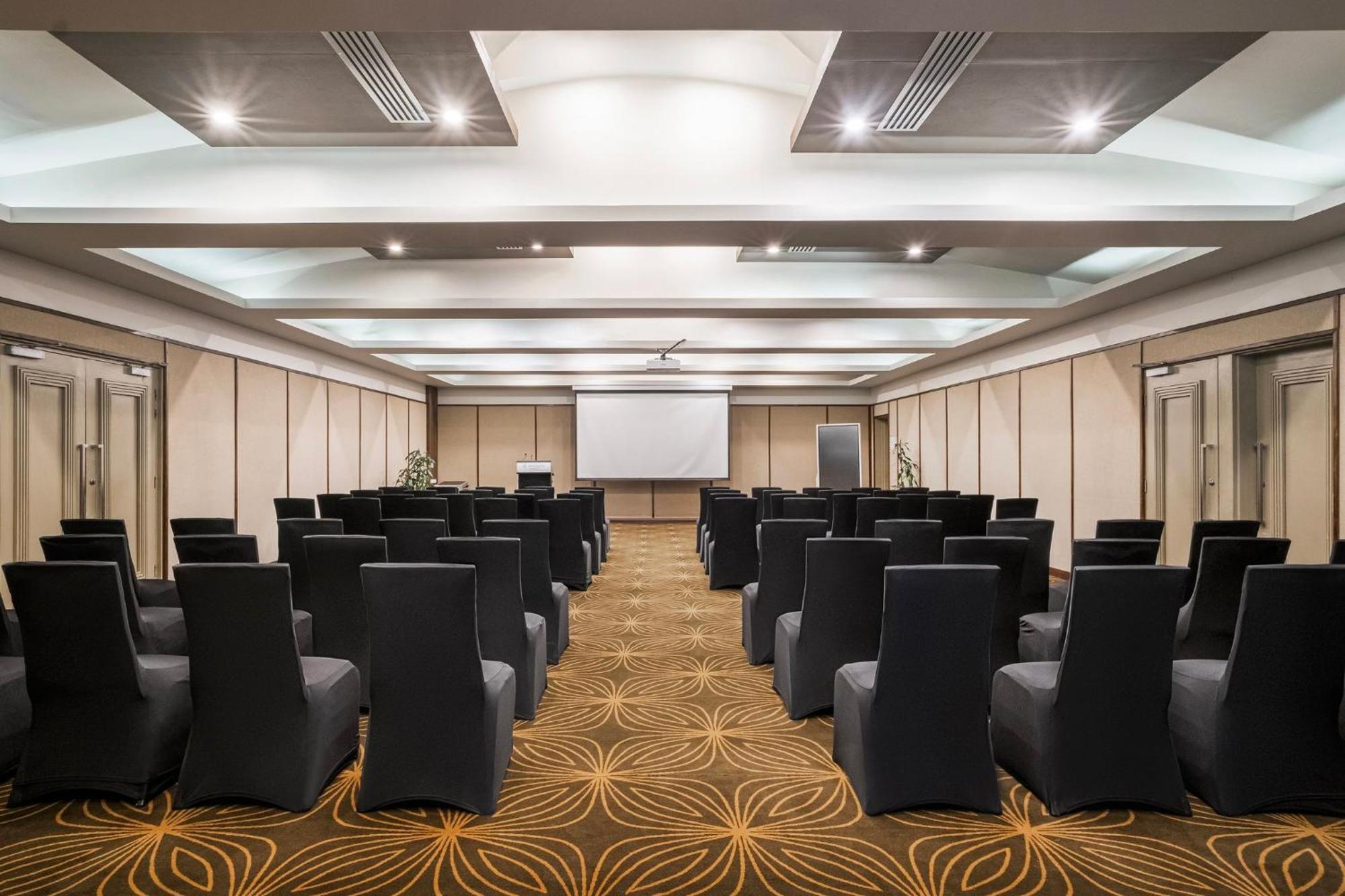 Holiday Inn Suva By Ihg Экстерьер фото