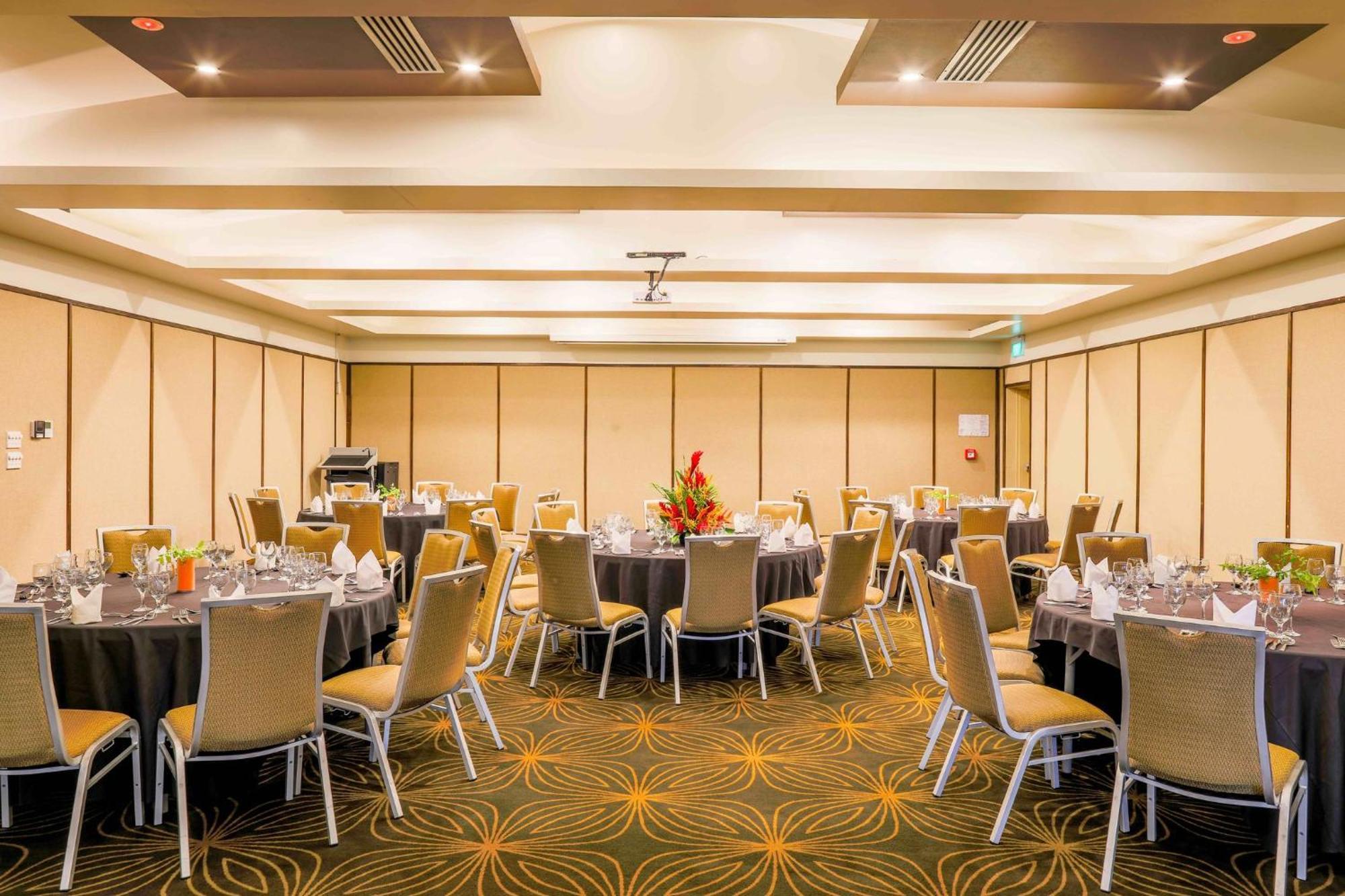 Holiday Inn Suva By Ihg Экстерьер фото
